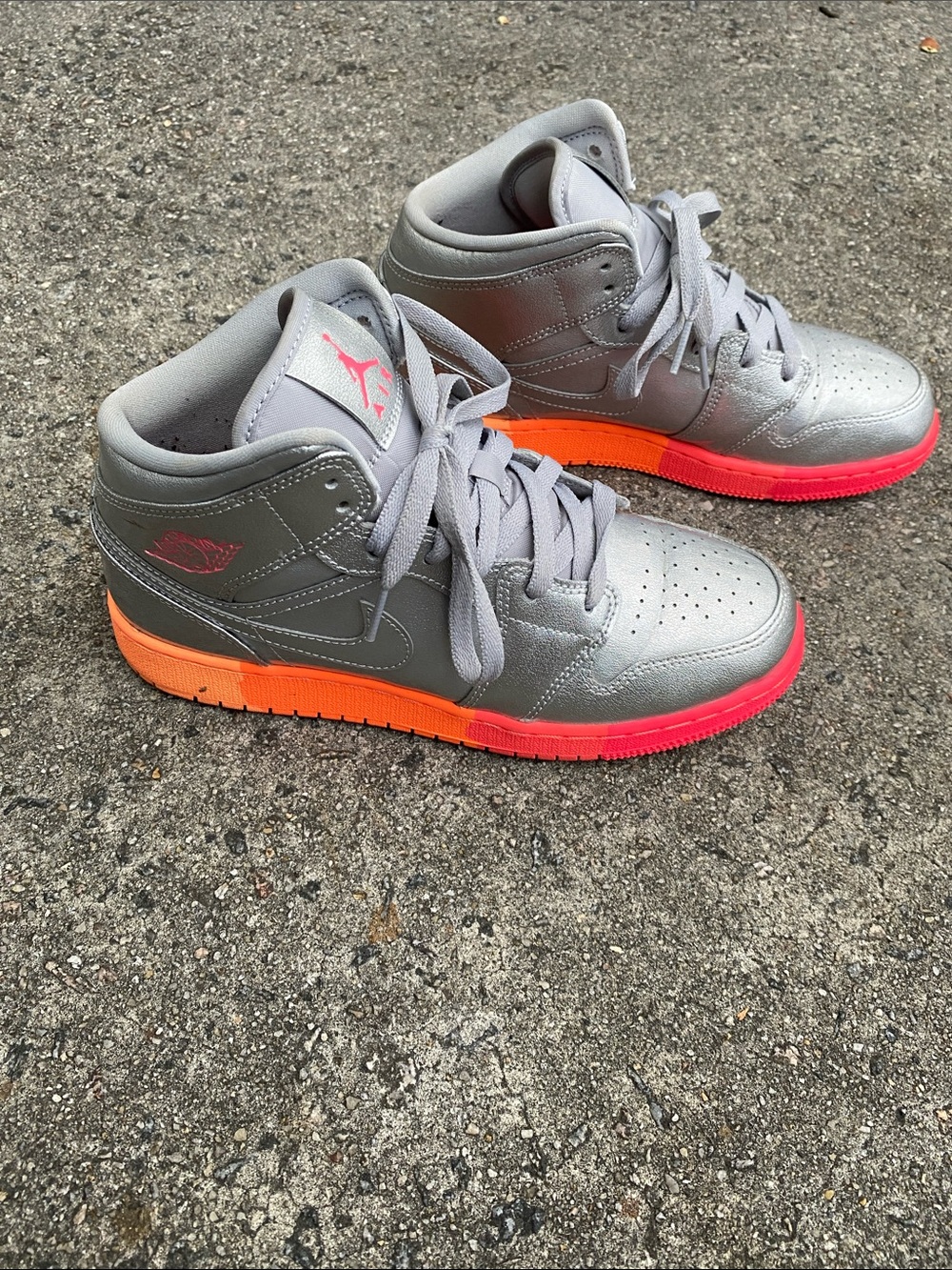 Nike Jordan 1 Sunrise Mid-Top Sneakers Size 6Y